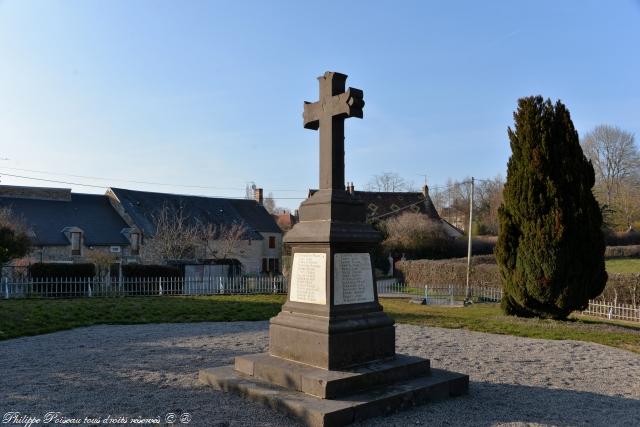 Monument aux morts de Sermages un hommage.