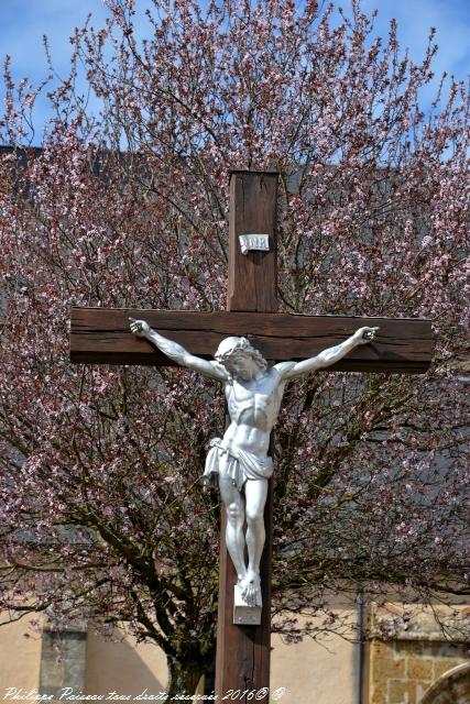 Crucifix du village de Cervon