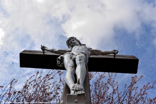 Crucifix du village de Cervon