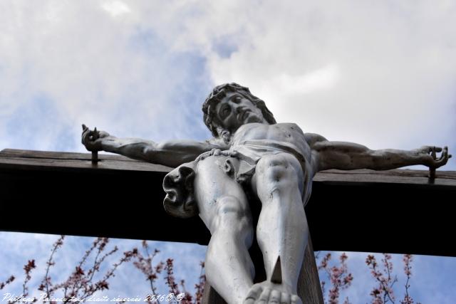 Crucifix du village de Cervon