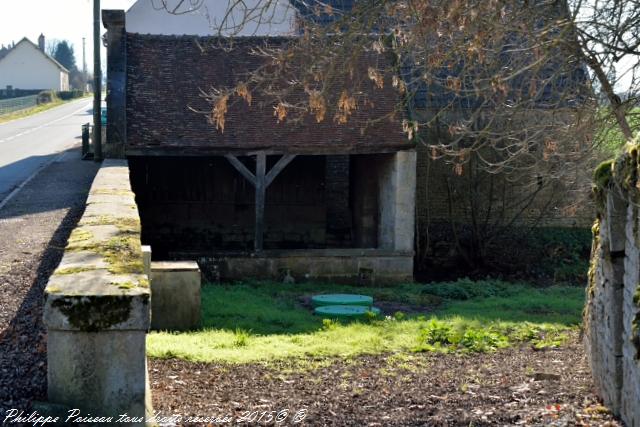 Lavoir de Champlemy rue "les champs du Moulin"