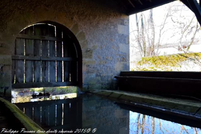 Lavoir de Champlemy rue "les champs du Moulin"
