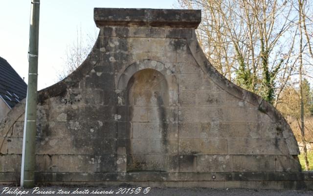 Lavoir de Champlemy rue "les champs du Moulin"
