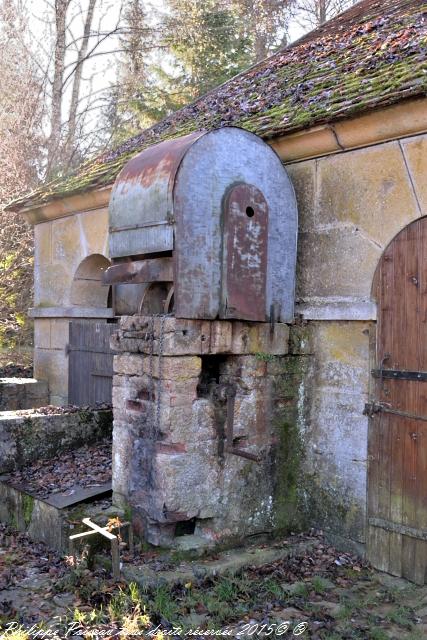 Le grand lavoir de Champlemy Nièvre Passion