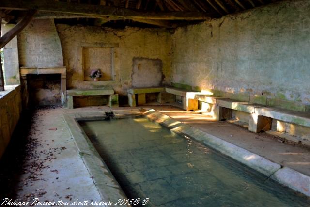 Le grand lavoir de Champlemy Nièvre Passion