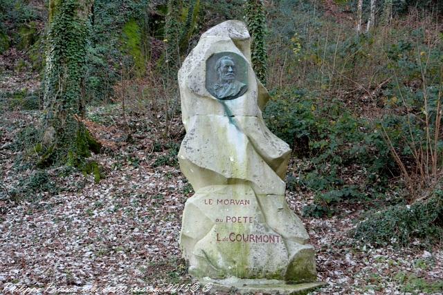 Stèle de Courmont de Château Chinon pour un Poète nivernais