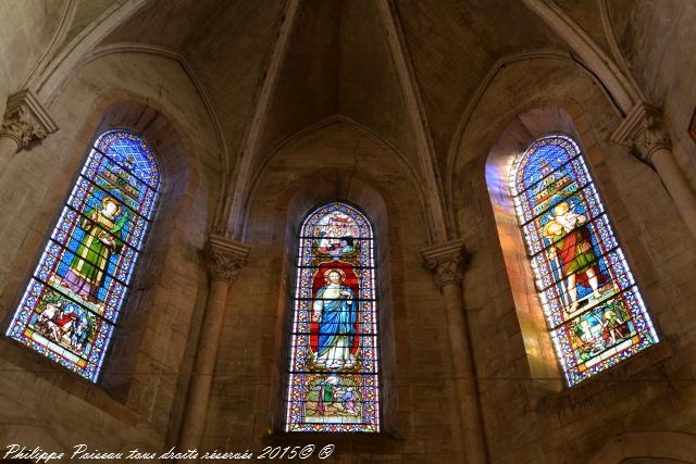 Vitraux de l'église de Château Chinon