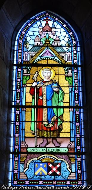 Vitraux de l'église de Château Chinon