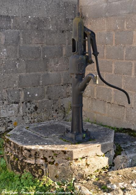 Pompe à bras de Chamery