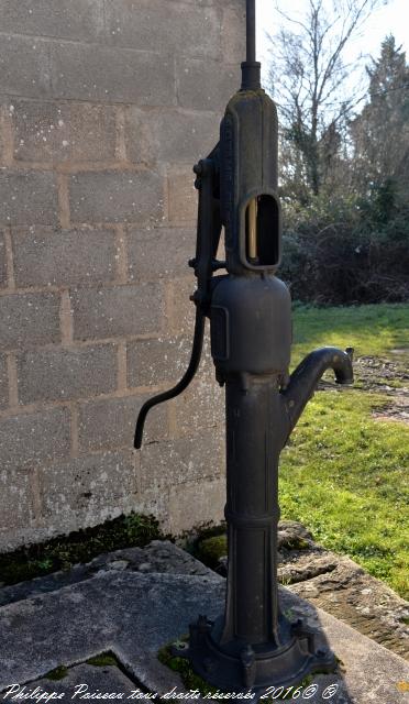 Pompe à bras de Chamery