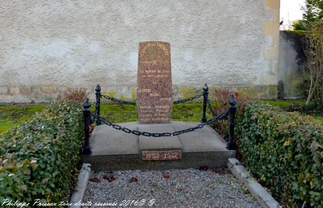 Stèle des anciens combattants de Prémery Nièvre Passion