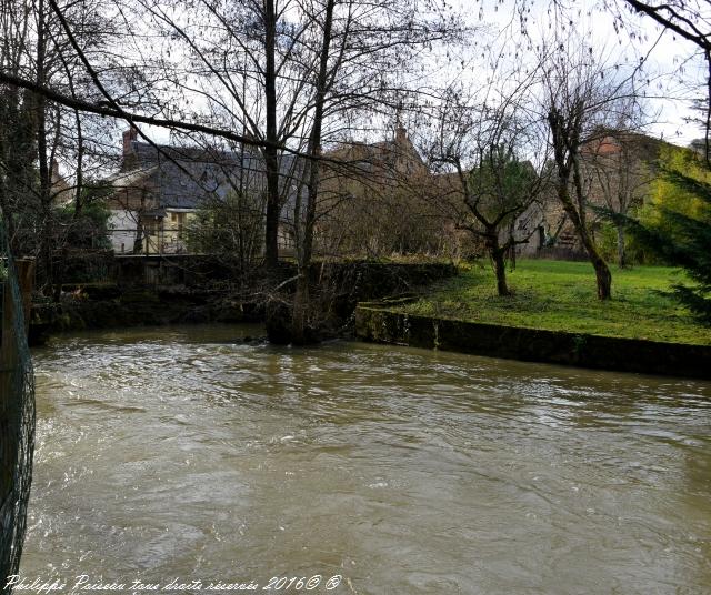 Le moulin du plan d'eau de Prémery