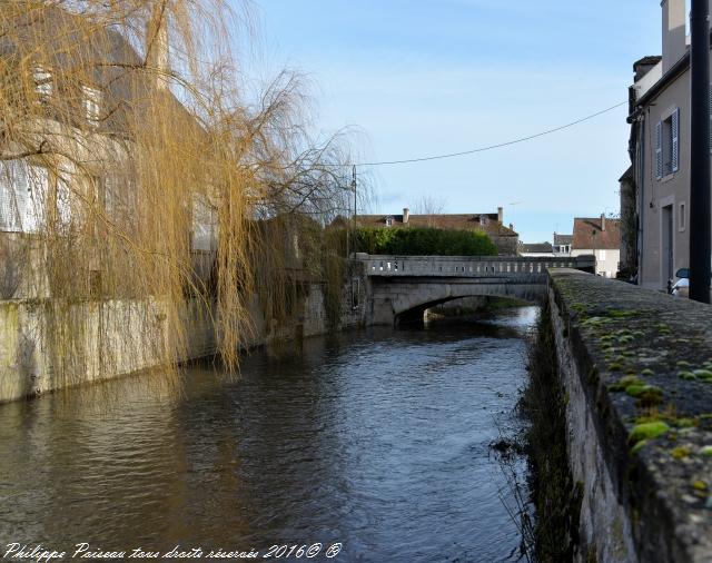 Pont de l'Anguison de Corbigny Nièvre Passion