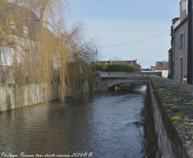 Pont de l'Anguison de Corbigny Nièvre Passion