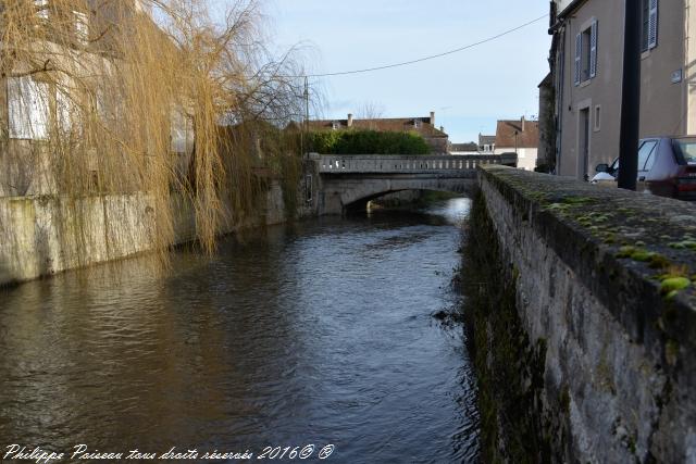 Pont de l'Anguison de Corbigny Nièvre Passion