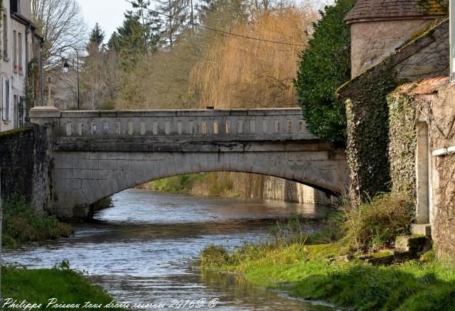 Pont de l'Anguison de Corbigny Nièvre Passion