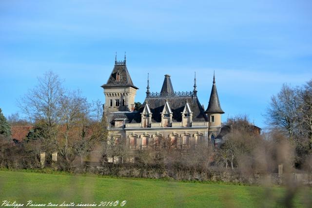 Le Château de Chevannes un remarquable et beau château