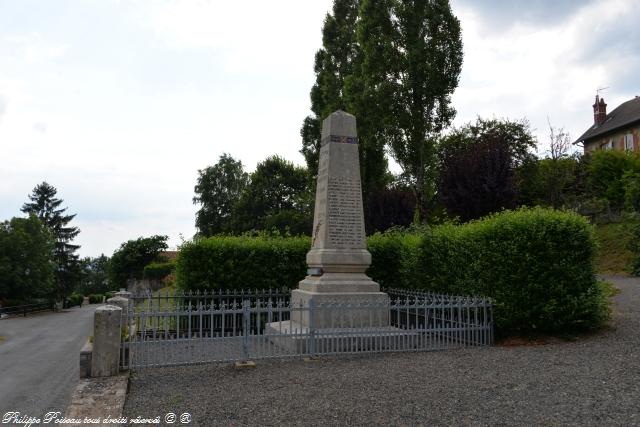 Le monument aux morts de Lanty un hommage