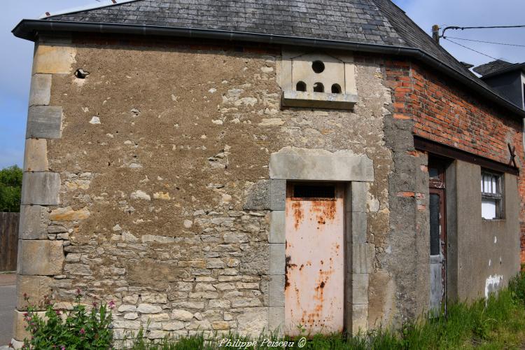 Petit colombier de Saint-Laurent-l'Abbaye