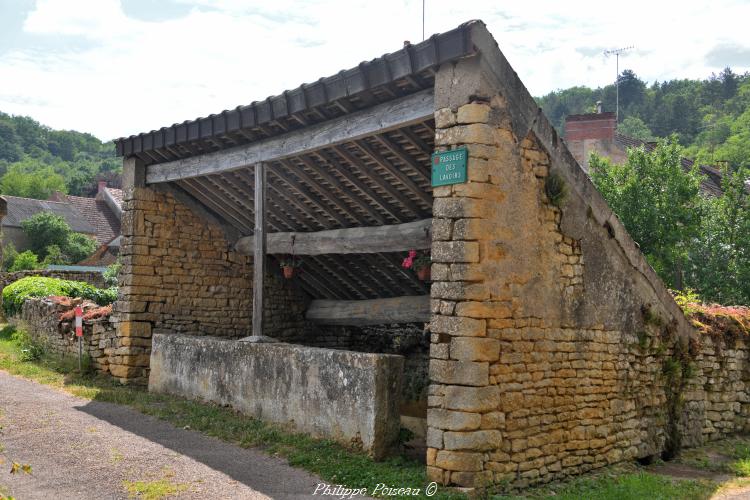 Petit lavoir de Chivres