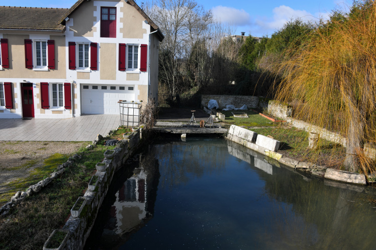 Lavoir privé de la commune d'Entrains-sur-Nohain un patrimoine