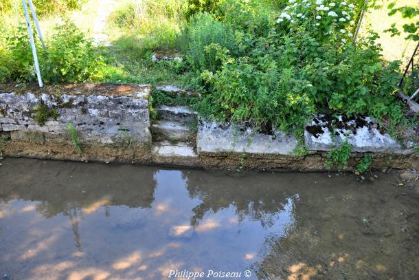 Le petit lavoir privée de Dornecy