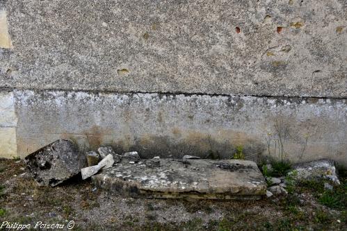 Pierre des Morts de Devay un patrimoine vernaculaire