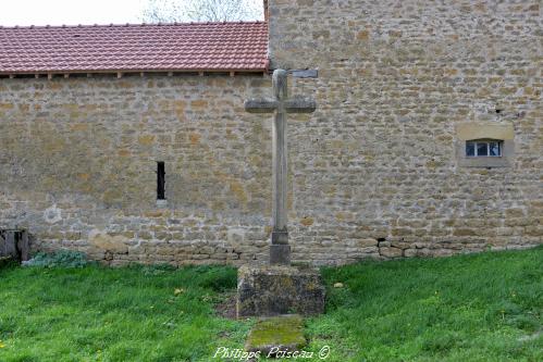 Pierre des morts de Diennes Aubigny