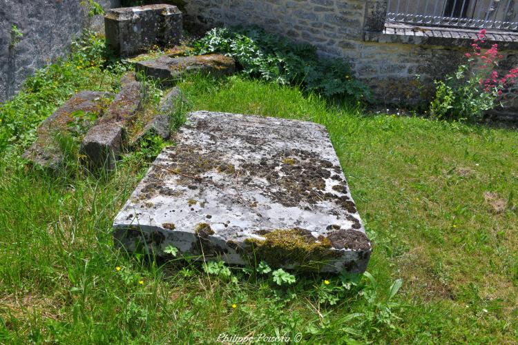 Pierre des morts de Dompierre-sur-Hery un patrimoine