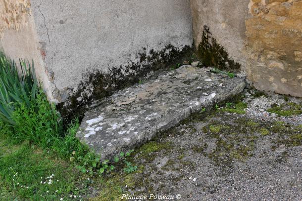 Pierre des morts de Montigny-sur-Canne