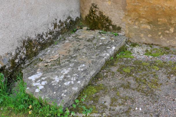 Pierre des morts de Montigny-sur-Canne