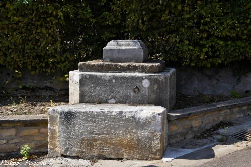 Pierre des morts à Trucy-l’Orgueilleux un beau patrimoine