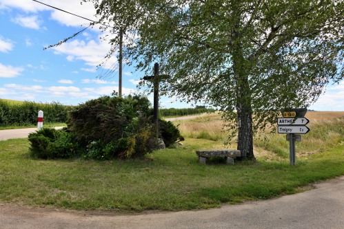 Pierre des morts et Croix de Chevannes-Changy un patrimoine