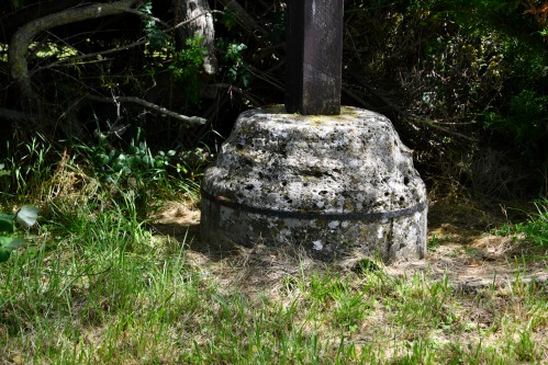 Pierre des morts et Croix de Chevannes-Changy Nièvre Passion