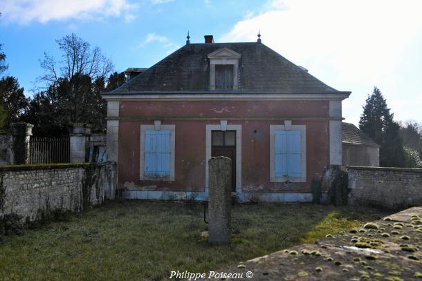 Pompe privée d'Entrain sur Nohain un beau patrimoine
