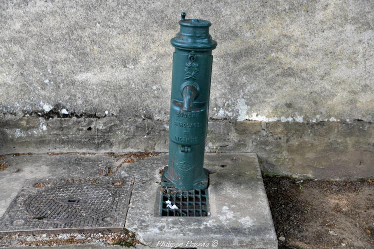 Pompe du cimetière de Châtillon-en-Bazois un patrimoine