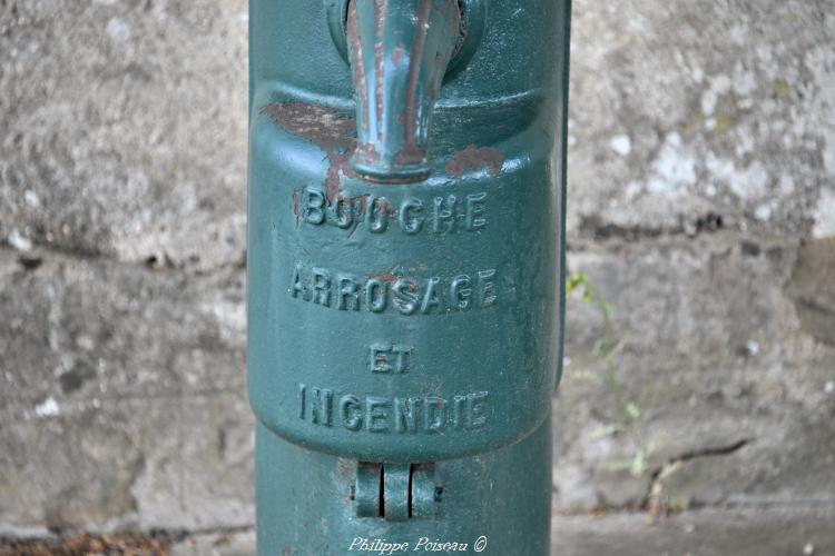Pompe du cimetière de Châtillon-en-Bazois