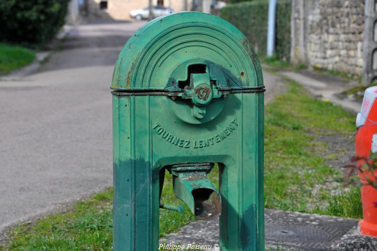Pompe à eau d'Asnois
