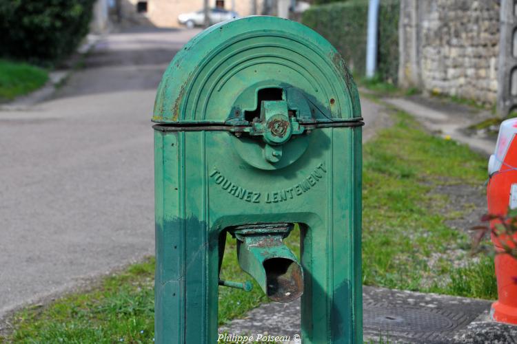 Pompe à eau d'Asnois un patrimoine