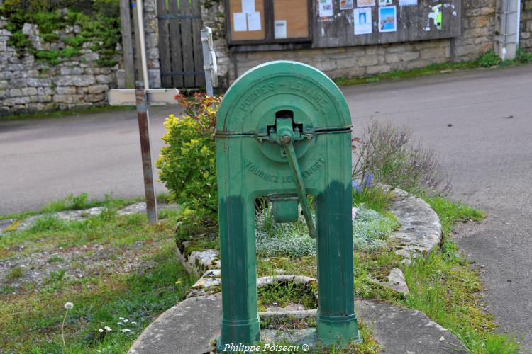 Pompe à eau d'Asnois un patrimoine