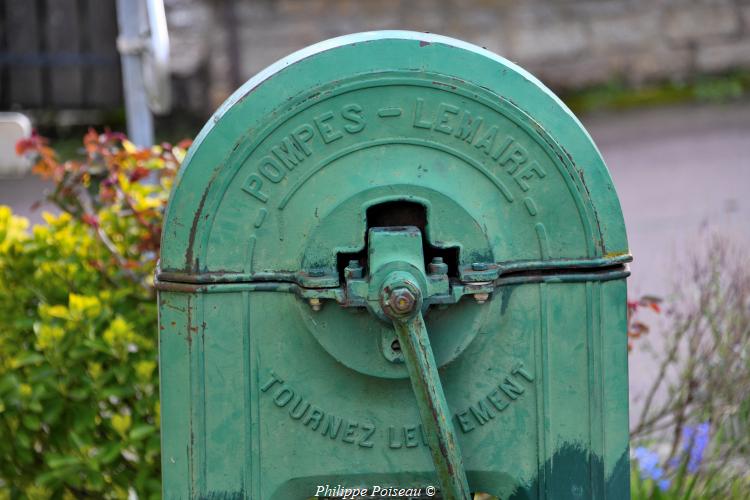 Pompe à eau d'Asnois un patrimoine