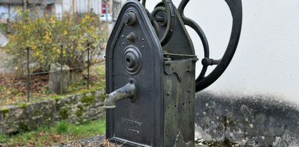 Pompe du lavoir d'Oudan