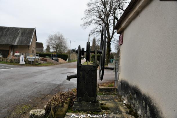 Pompe du lavoir d'Oudan