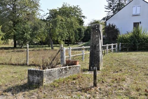 Pompe du village de Breugnon un patrimoine