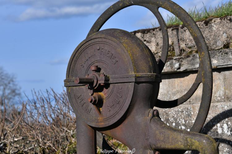 Pompe et la source de Saint-Maurice