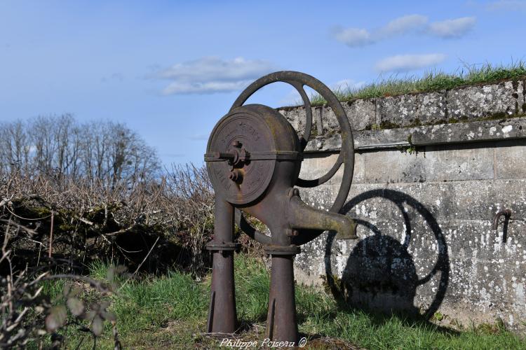 Pompe et la source de Saint-Maurice