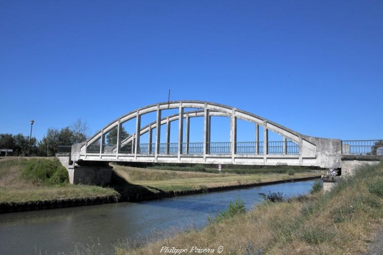 Pont d'Avril sur Loire