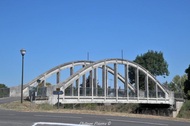 Pont d'Avril sur Loire