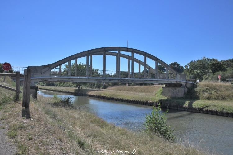 Pont d'Avril sur Loire