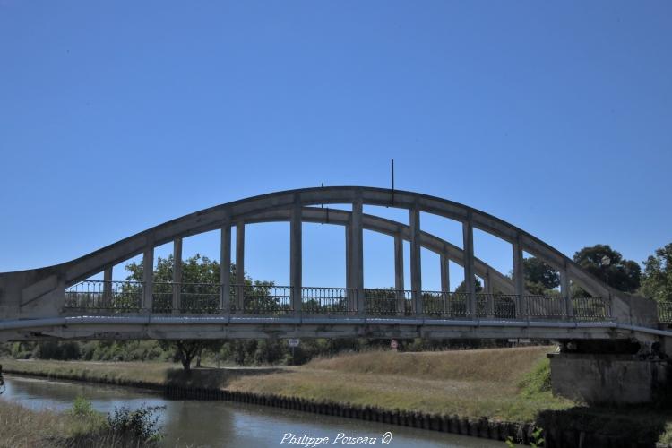 Pont d'Avril sur Loire